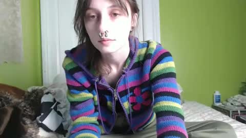 Snapshot of devilg1rl chatting on 10/22/25, 01:06 poutyangel online show from 10/22/25, 01:06