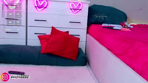 Devill2222 online show from 04/19/26, 08:02