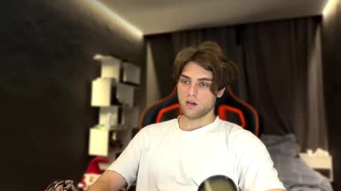 Snapshot of devilnut1 chatting on 11/09/25, 05:28 devilnut1 online show from 11/09/25, 05:28