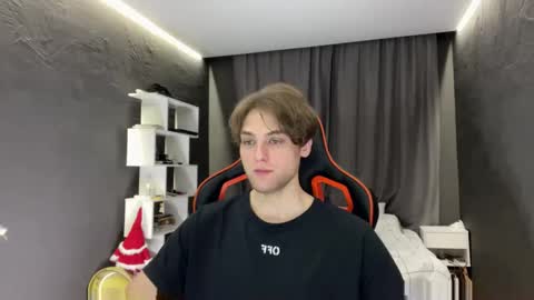 devilnut1 online show from 11/25/25, 05:40