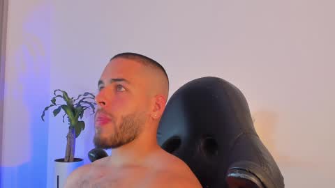 Devon Collins Independent model online show from 02/03/25, 11:58