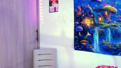 Sara 3 online show from 11/25/25, 10:10