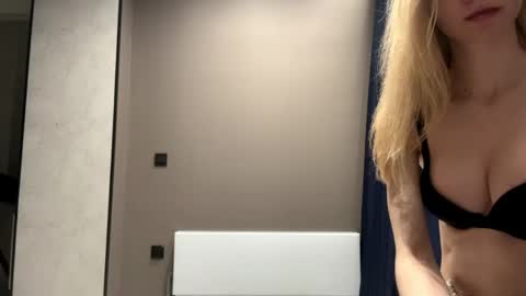 dewdropdoll online show from 04/25/26, 01:41