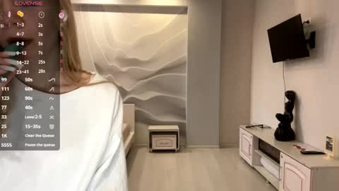 dewdropdoll online show from 05/15/26, 12:34