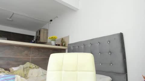 thumb up me please its important online show from 10/09/25, 10:02