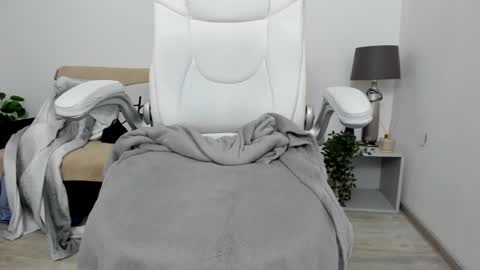 Deya online show from 02/05/25, 11:28