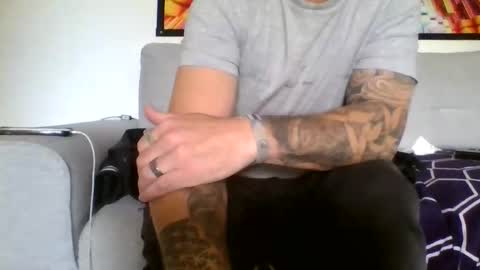 deydey83 online show from 12/23/25, 01:36