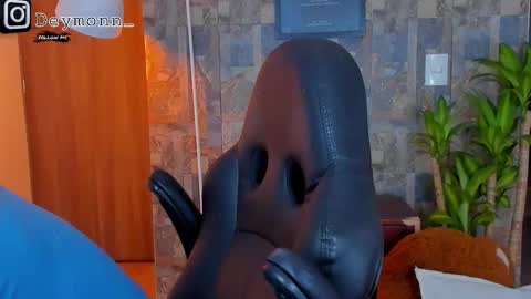 JULIAN online show from 10/28/25, 09:39