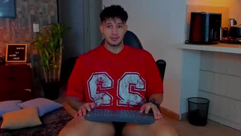 JULIAN online show from 11/21/25, 02:43