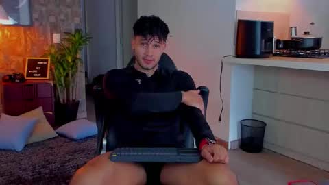 JULIAN online show from 11/22/25, 09:14