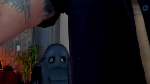 JULIAN online show from 11/30/25, 10:14