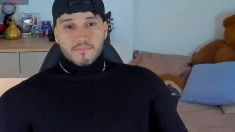 Snapshot of deymon_scott chatting on 05/24/26, 03:22 JULIAN online show from 05/24/26, 03:22