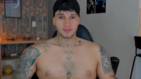 Snapshot of deymon_scott chatting on 06/04/26, 10:05 JULIAN online show from 06/04/26, 10:05