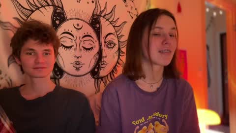 Snapshot of di_n_alex chatting on 02/02/25, 04:22 Di Alex online show from 02/02/25, 04:22