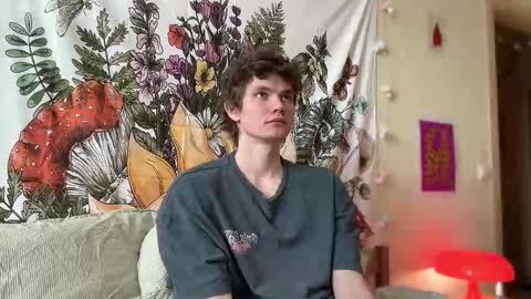 Snapshot of di_n_alex chatting on 02/26/25, 10:26 Di Alex online show from 02/26/25, 10:26