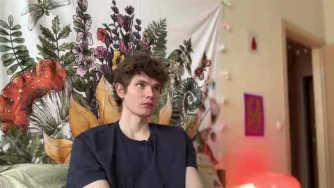 Snapshot of di_n_alex chatting on 02/28/25, 10:30 Di Alex online show from 02/28/25, 10:30