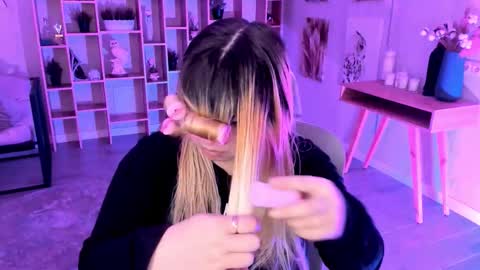 Dia online show from 11/08/25, 07:45