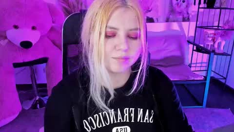 Dia online show from 11/25/25, 10:54