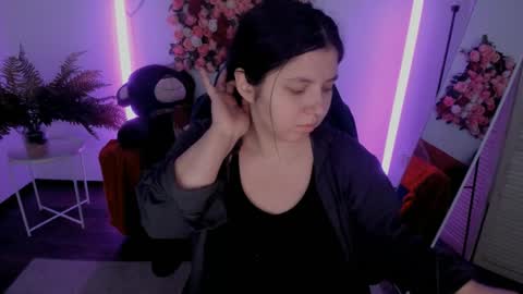 Snapshot of diaangell chatting on 06/07/26, 06:33 Dia online show from 06/07/26, 06:33