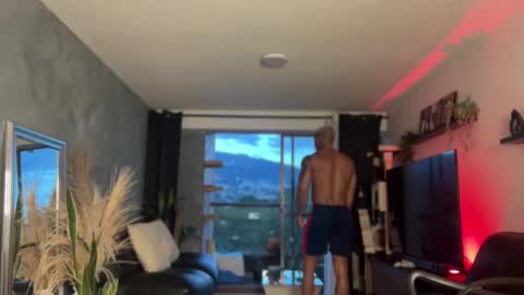 Diego online show from 09/15/25, 11:05