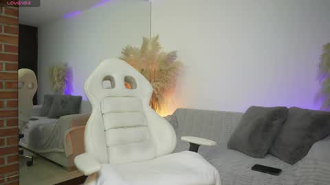 Snapshot of diagostone chatting on 06/10/26, 04:06 Diego online show from 06/10/26, 04:06