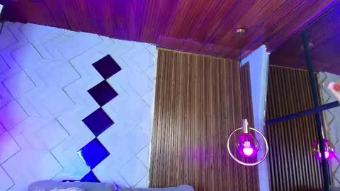 Camila and Megan online show from 11/01/25, 07:05