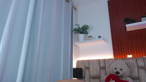 Snapshot of diamond_canela chatting on 12/24/24, 03:05 diamond_canela online show from 12/24/24, 03:05