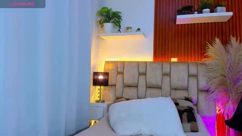 Snapshot of diamond_canela chatting on 09/26/25, 01:42 diamond_canela online show from 09/26/25, 01:42