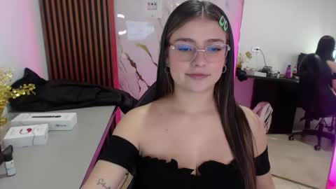 diamond_juliana_ online show from 04/18/26, 04:05