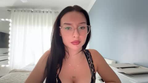 Snapshot of diamondmistressx chatting on 11/05/25, 06:08 DiamondMistress online show from 11/05/25, 06:08