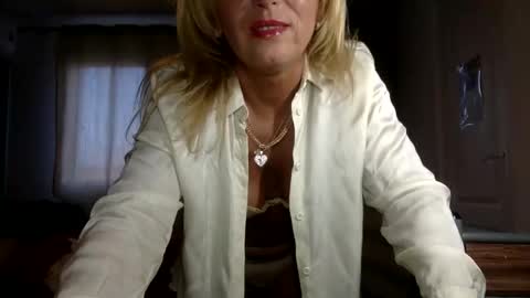 Snapshot of diana583578 chatting on 05/15/26, 05:09 diana583578 online show from 05/15/26, 05:09