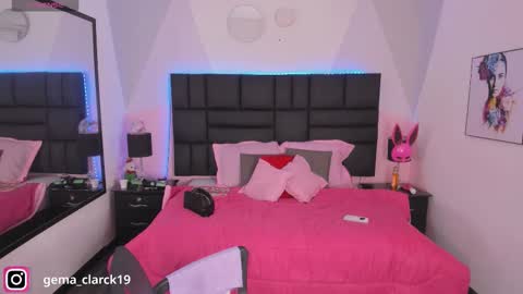 Diana Tamayo online show from 10/21/25, 08:42