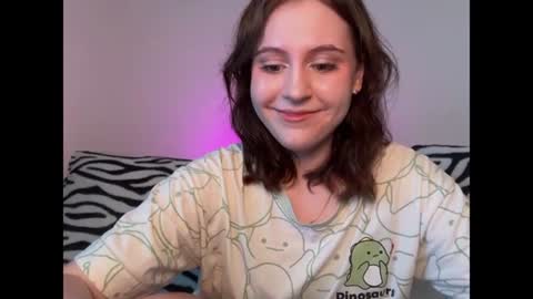Snapshot of diana_floweri chatting on 07/15/26, 09:58 Diana online show from 07/15/26, 09:58
