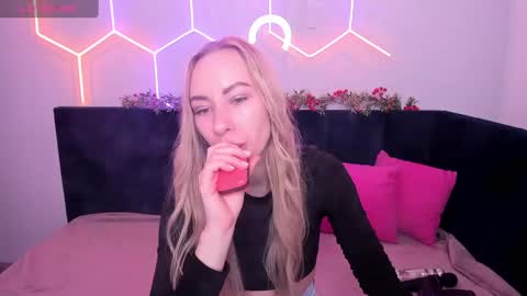 Snapshot of diana_garrett chatting on 12/29/24, 01:56 Diana  online show from 12/29/24, 01:56