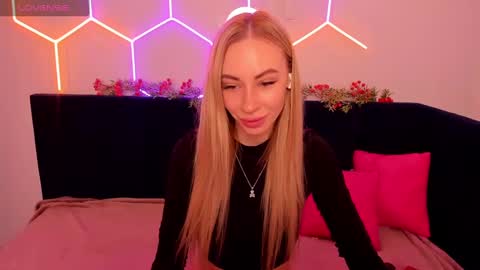 Snapshot of diana_garrett chatting on 01/08/25, 01:42 Diana  online show from 01/08/25, 01:42