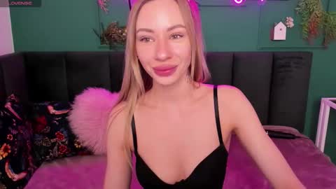 Diana  online show from 11/06/25, 01:50