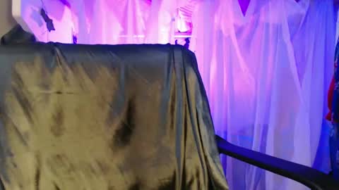 Snapshot of diana_smit_ chatting on 12/16/24, 07:37 diana online show from 12/16/24, 07:37