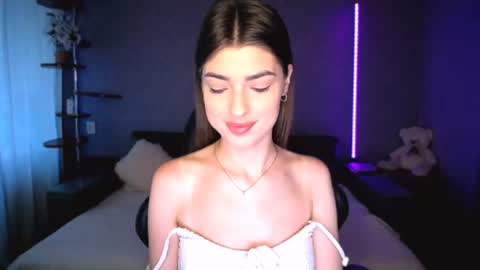 Snapshot of dianaa_lee chatting on 07/07/26, 12:42 DIANA online show from 07/07/26, 12:42