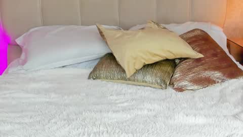 Snapshot of dianac1998 chatting on 10/15/25, 09:15 dianac1998 online show from 10/15/25, 09:15