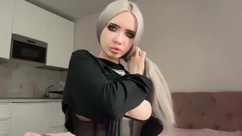 Diana  online show from 05/06/26, 07:24