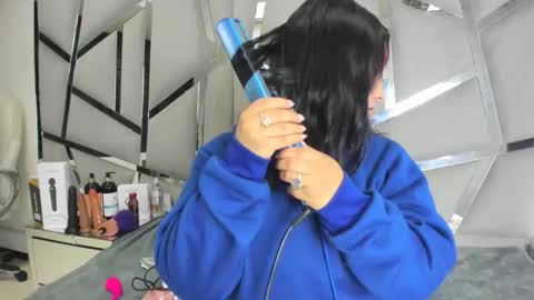 dianarous online show from 11/10/25, 03:16