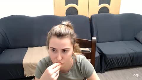 dianasmiey7 online show from 12/17/24, 09:27