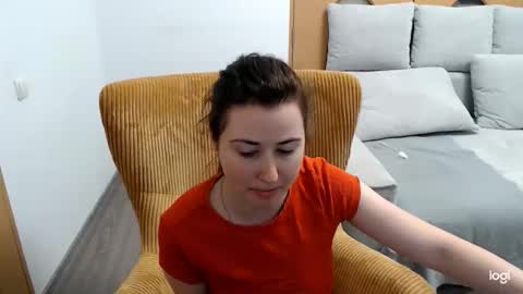 dianasmiey7 online show from 04/17/26, 12:19