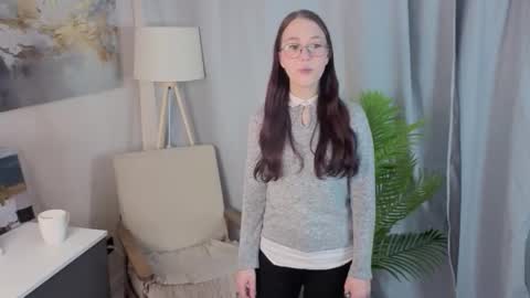 My name is Mia online show from 10/24/25, 08:11