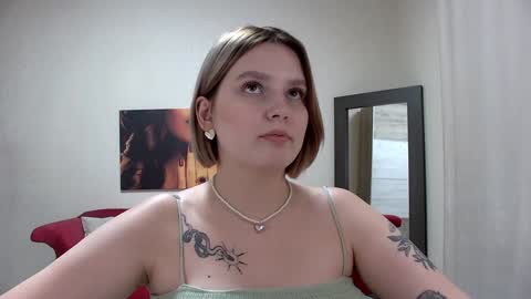 Snapshot of dianemills chatting on 02/01/25, 11:54 Diane Mills online show from 02/01/25, 11:54