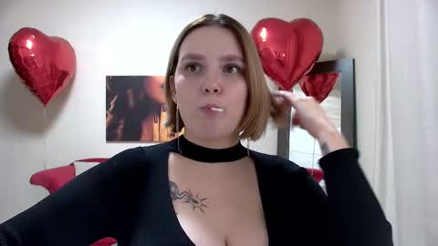 Snapshot of dianemills chatting on 02/19/25, 02:44 Diane Mills online show from 02/19/25, 02:44