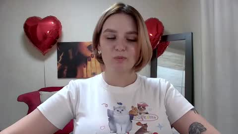 Snapshot of dianemills chatting on 02/25/25, 07:58 Diane Mills online show from 02/25/25, 07:58