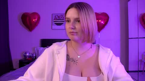 Snapshot of dianemills chatting on 02/26/25, 10:31 Diane Mills online show from 02/26/25, 10:31