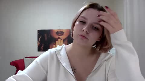 Snapshot of dianemills chatting on 03/09/25, 05:28 Diane Mills online show from 03/09/25, 05:28