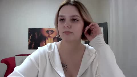 Snapshot of dianemills chatting on 03/09/25, 08:31 Diane Mills online show from 03/09/25, 08:31